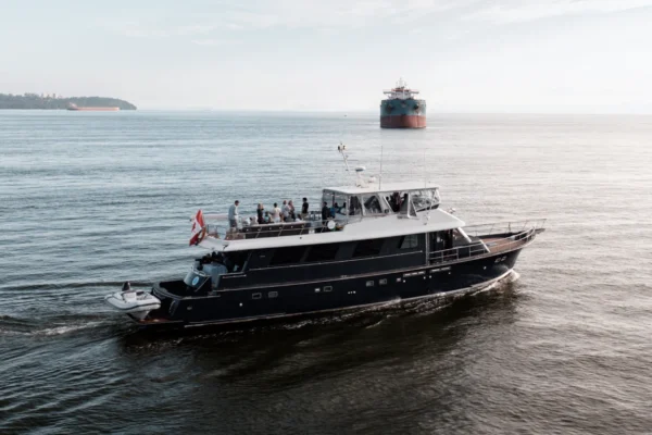 book-luxury-yachting-experience-hero book-luxury-yachting-experience-hero